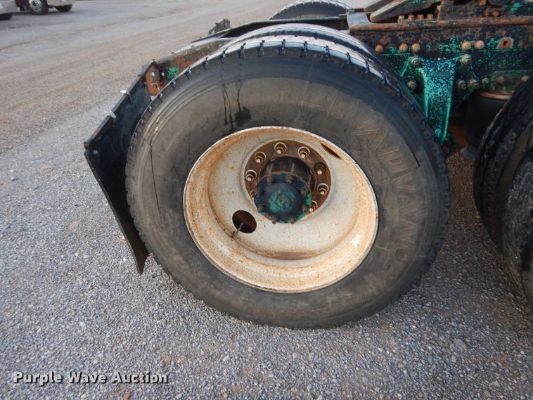 image for item HB9386 1996 Freightliner FLD  semi truck