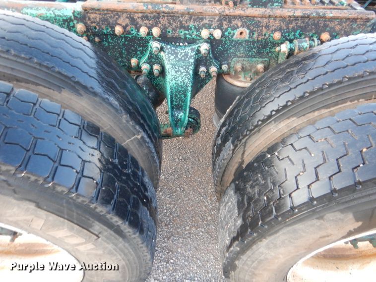 image for item HB9386 1996 Freightliner FLD  semi truck