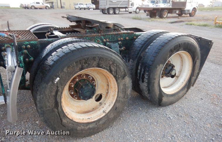 image for item HB9386 1996 Freightliner FLD  semi truck