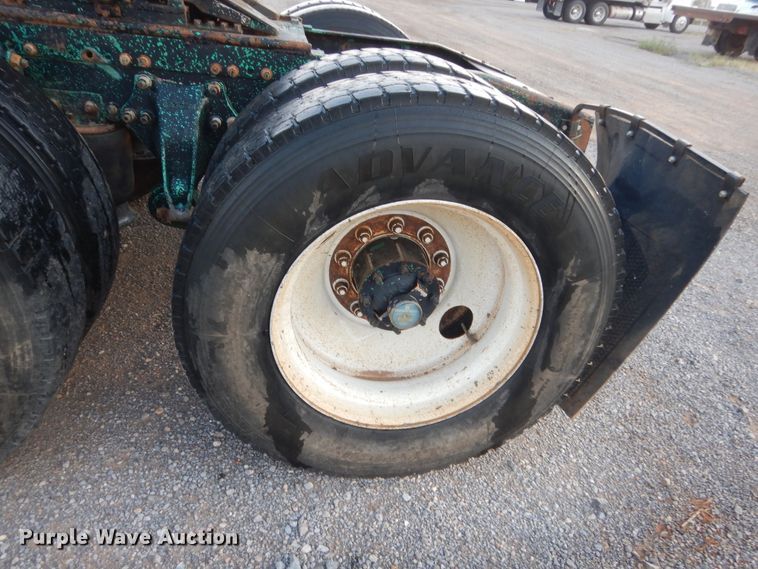 image for item HB9386 1996 Freightliner FLD  semi truck