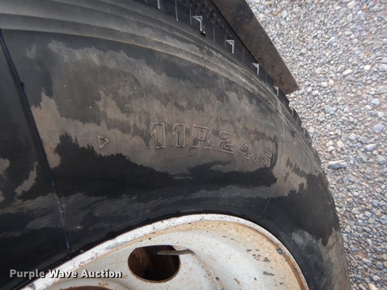 image for item HB9386 1996 Freightliner FLD  semi truck