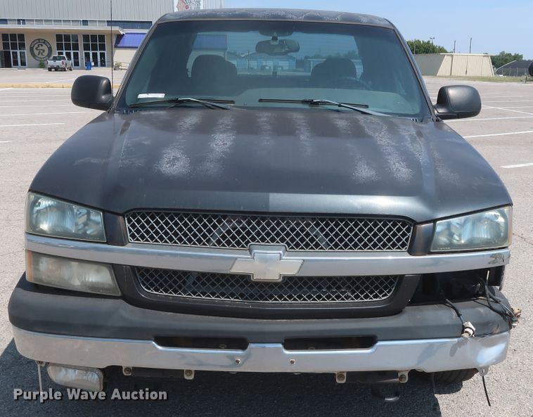 image for item HB9396 2004 Chevrolet Silverado 1500  Ext. Cab pickup truck