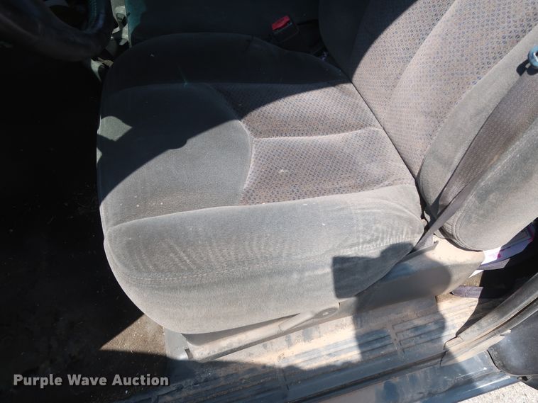 image for item HB9396 2004 Chevrolet Silverado 1500  Ext. Cab pickup truck