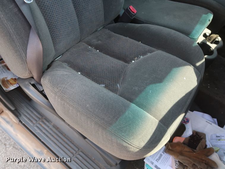 image for item HB9396 2004 Chevrolet Silverado 1500  Ext. Cab pickup truck