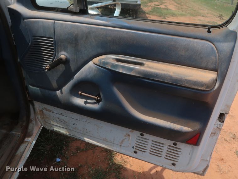 image for item HB9403 1995 Ford F150  pickup truck