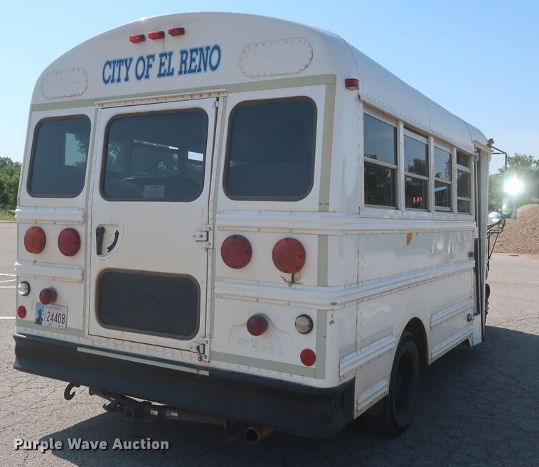 image for item HB9409 2002 GMC Savana G3500  shuttle bus