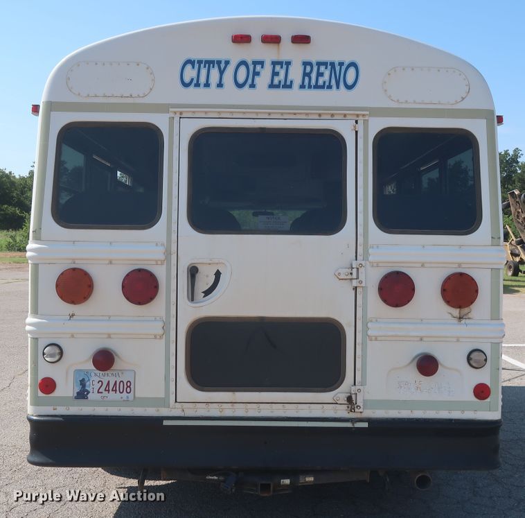 image for item HB9409 2002 GMC Savana G3500  shuttle bus