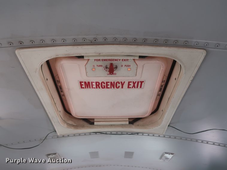 image for item HB9409 2002 GMC Savana G3500  shuttle bus