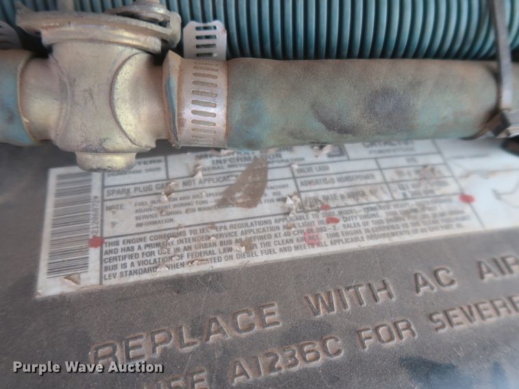 image for item HB9409 2002 GMC Savana G3500  shuttle bus