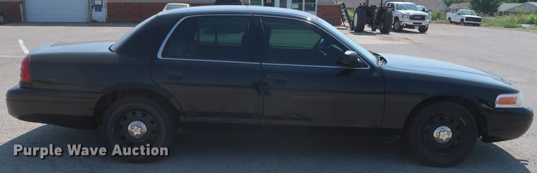 image for item HB9410 2010 Ford Crown Victoria Police Interceptor