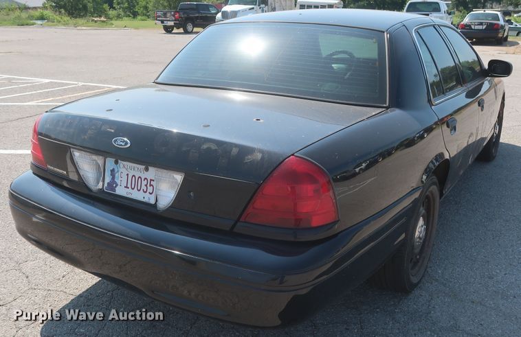 image for item HB9410 2010 Ford Crown Victoria Police Interceptor