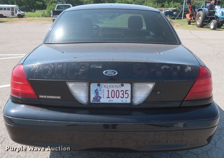image for item HB9410 2010 Ford Crown Victoria Police Interceptor