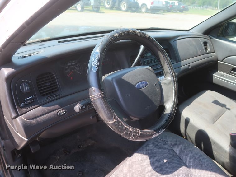 image for item HB9410 2010 Ford Crown Victoria Police Interceptor