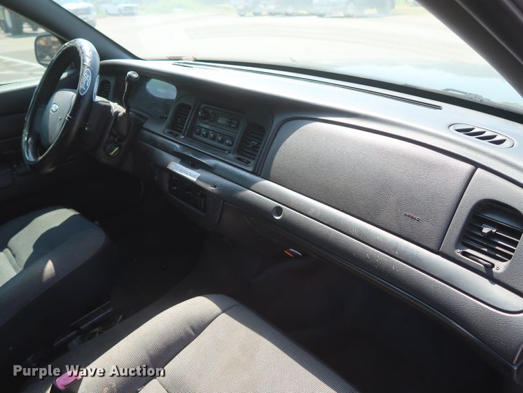 image for item HB9410 2010 Ford Crown Victoria Police Interceptor