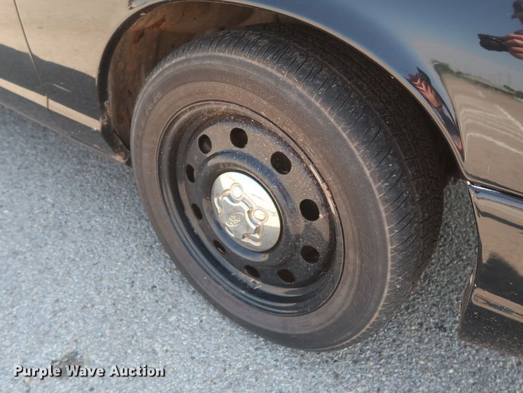 image for item HB9410 2010 Ford Crown Victoria Police Interceptor