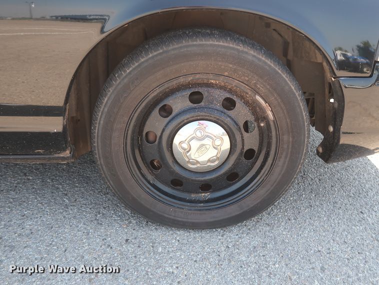 image for item HB9410 2010 Ford Crown Victoria Police Interceptor