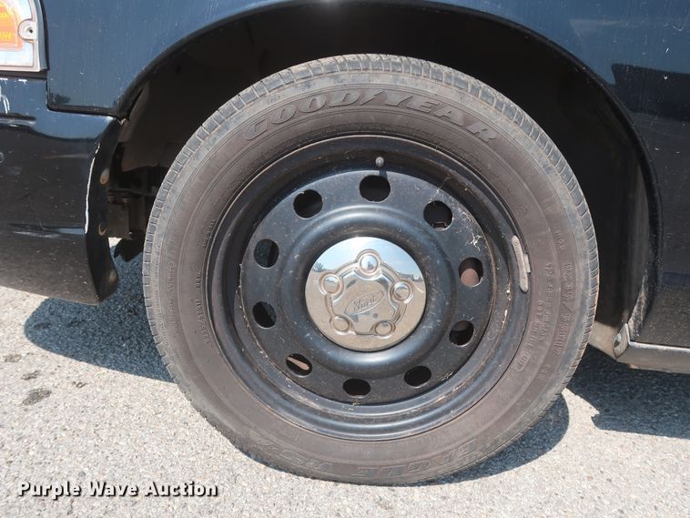 image for item HB9410 2010 Ford Crown Victoria Police Interceptor