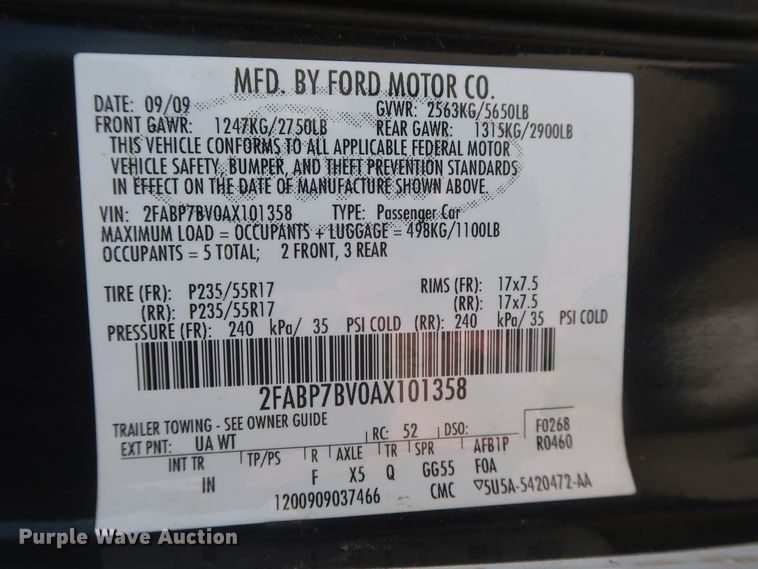 image for item HB9410 2010 Ford Crown Victoria Police Interceptor