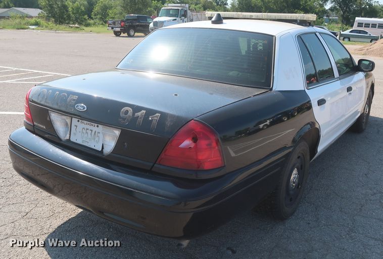 image for item HB9411 2008 Ford Crown Victoria Police Interceptor