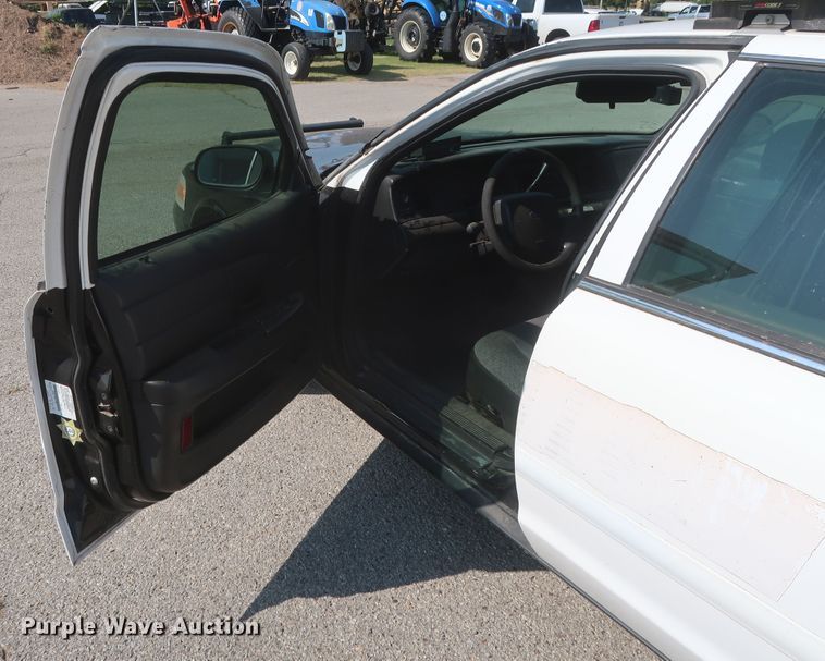 image for item HB9411 2008 Ford Crown Victoria Police Interceptor