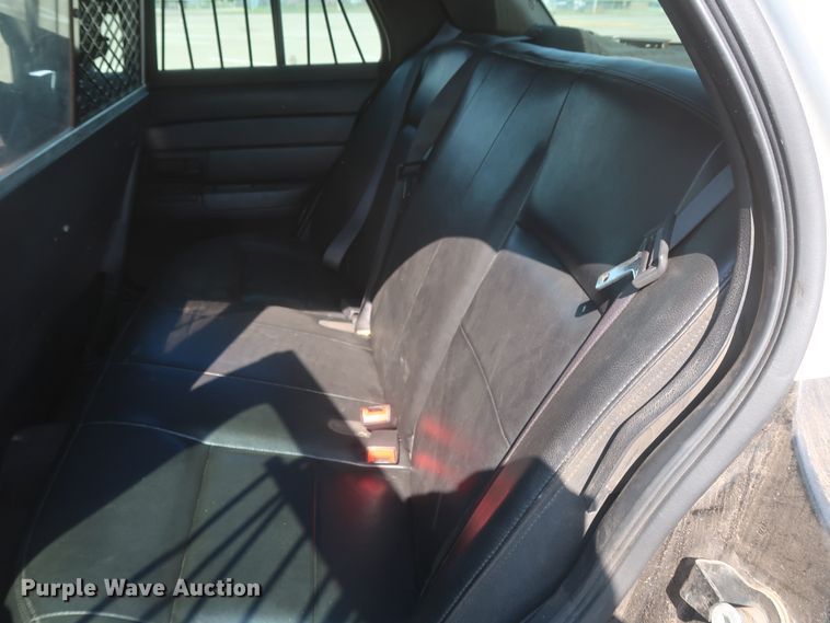 image for item HB9411 2008 Ford Crown Victoria Police Interceptor
