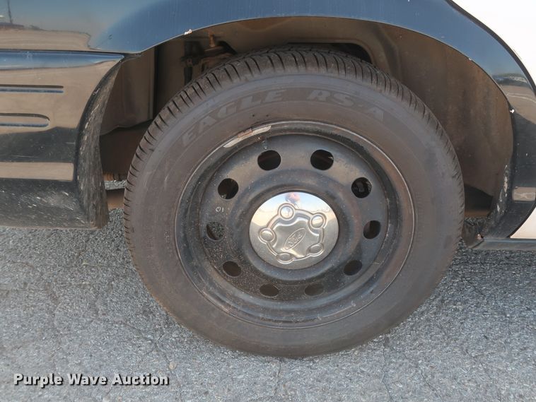 image for item HB9412 2008 Ford Crown Victoria Police Interceptor