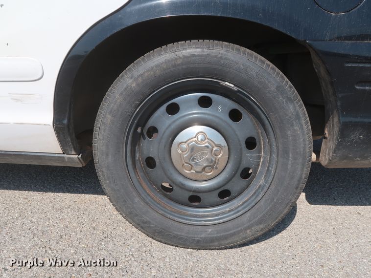 image for item HB9412 2008 Ford Crown Victoria Police Interceptor