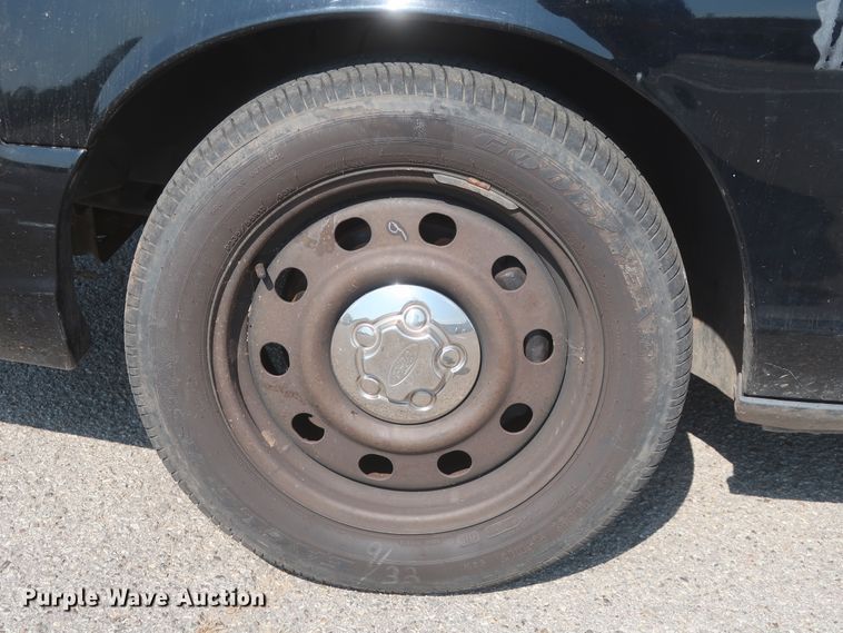 image for item HB9412 2008 Ford Crown Victoria Police Interceptor