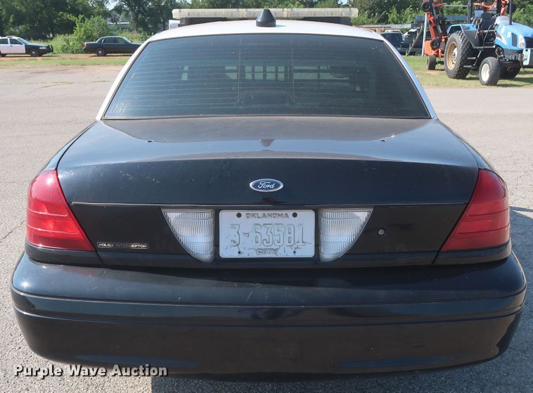 image for item HB9413 2008 Ford Crown Victoria Police Interceptor