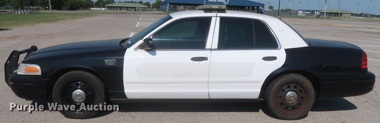 image for item HB9413 2008 Ford Crown Victoria Police Interceptor