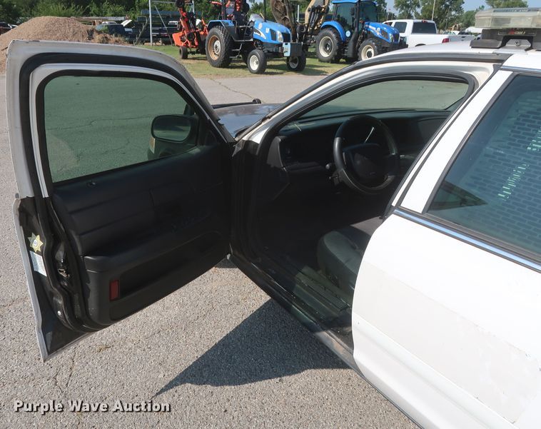 image for item HB9413 2008 Ford Crown Victoria Police Interceptor