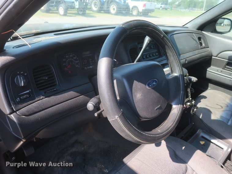 image for item HB9413 2008 Ford Crown Victoria Police Interceptor