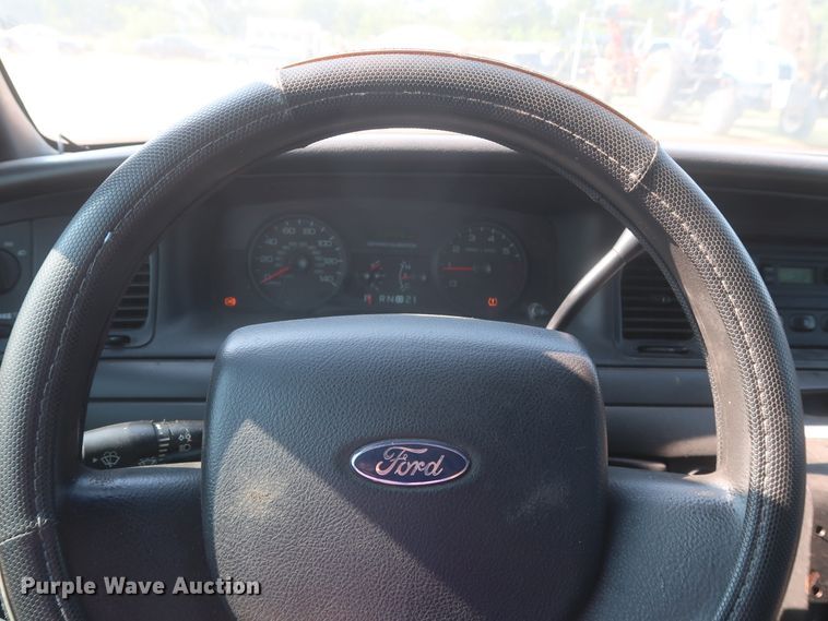 image for item HB9413 2008 Ford Crown Victoria Police Interceptor