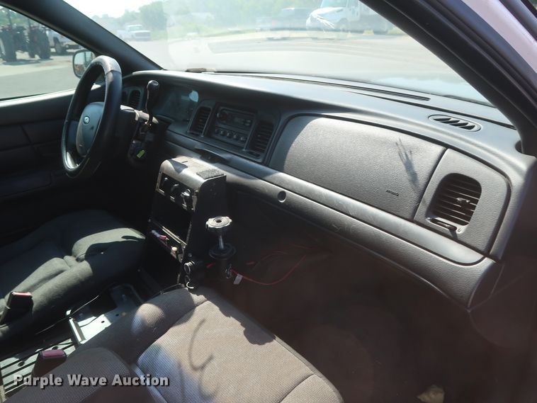 image for item HB9413 2008 Ford Crown Victoria Police Interceptor