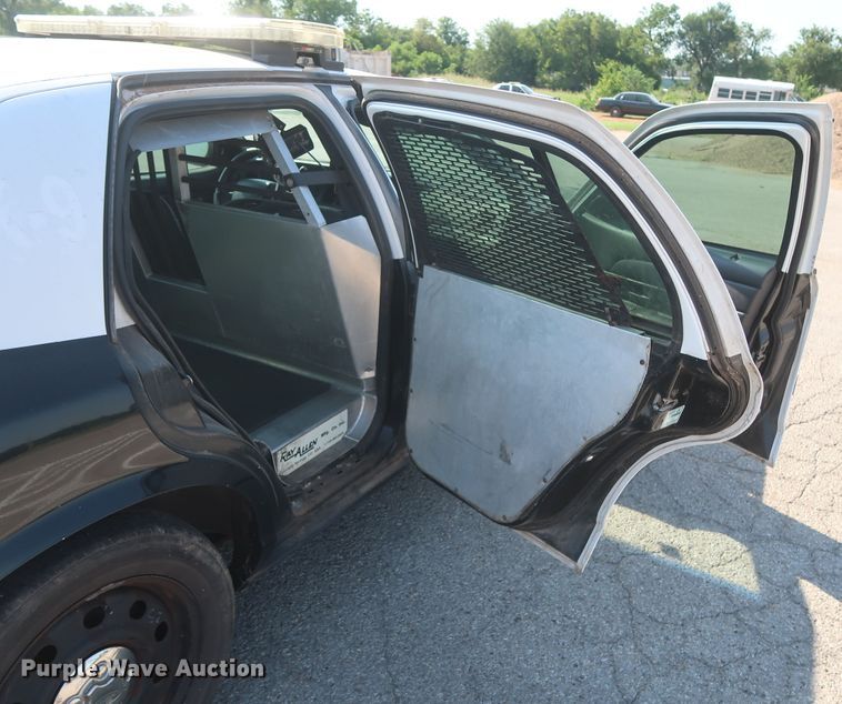 image for item HB9413 2008 Ford Crown Victoria Police Interceptor