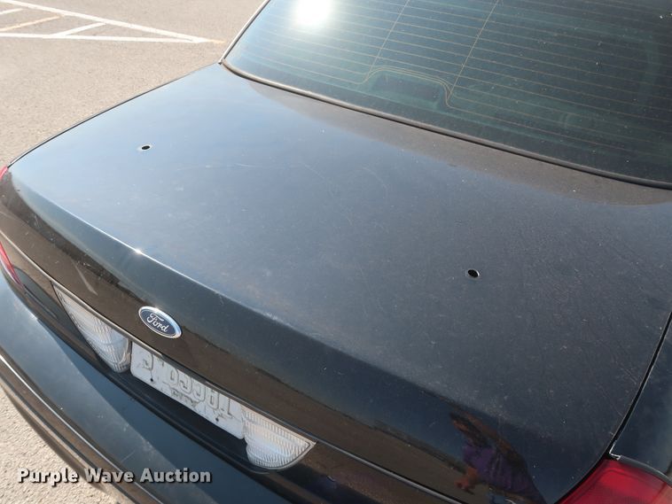 image for item HB9413 2008 Ford Crown Victoria Police Interceptor