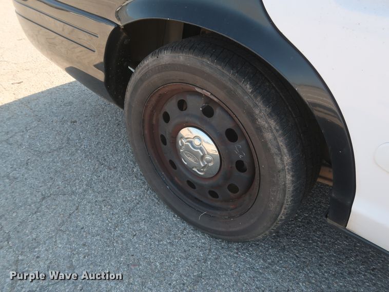 image for item HB9413 2008 Ford Crown Victoria Police Interceptor