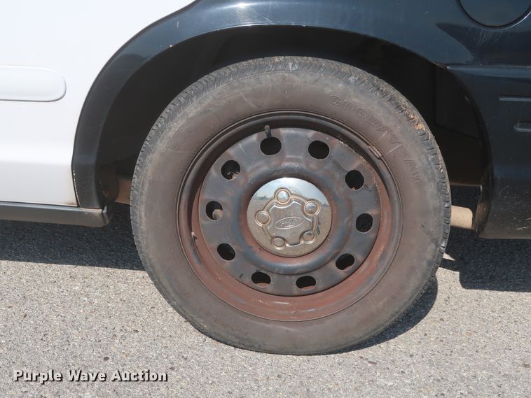 image for item HB9413 2008 Ford Crown Victoria Police Interceptor