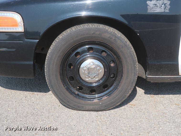 image for item HB9413 2008 Ford Crown Victoria Police Interceptor