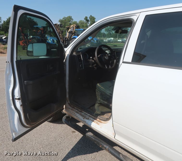 image for item HB9414 2014 Dodge Ram 1500  Crew Cab pickup truck