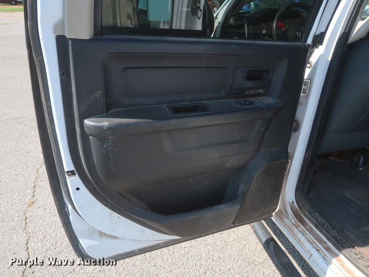 image for item HB9414 2014 Dodge Ram 1500  Crew Cab pickup truck