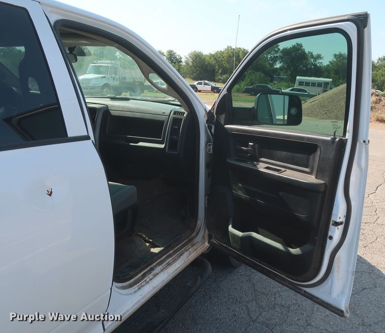 image for item HB9414 2014 Dodge Ram 1500  Crew Cab pickup truck