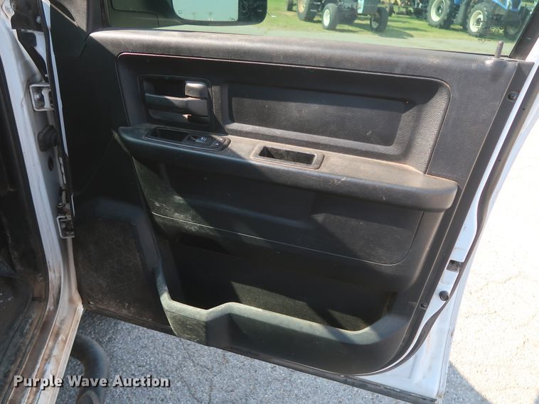 image for item HB9414 2014 Dodge Ram 1500  Crew Cab pickup truck