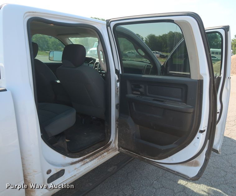 image for item HB9414 2014 Dodge Ram 1500  Crew Cab pickup truck