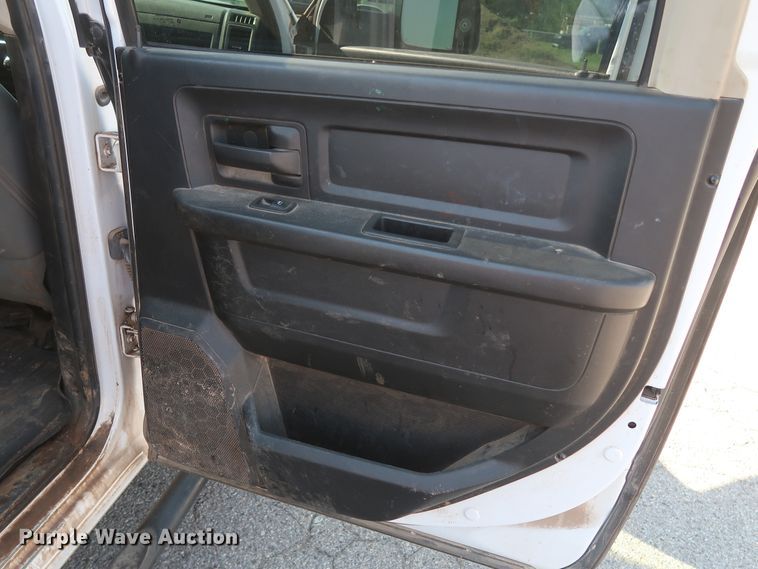 image for item HB9414 2014 Dodge Ram 1500  Crew Cab pickup truck