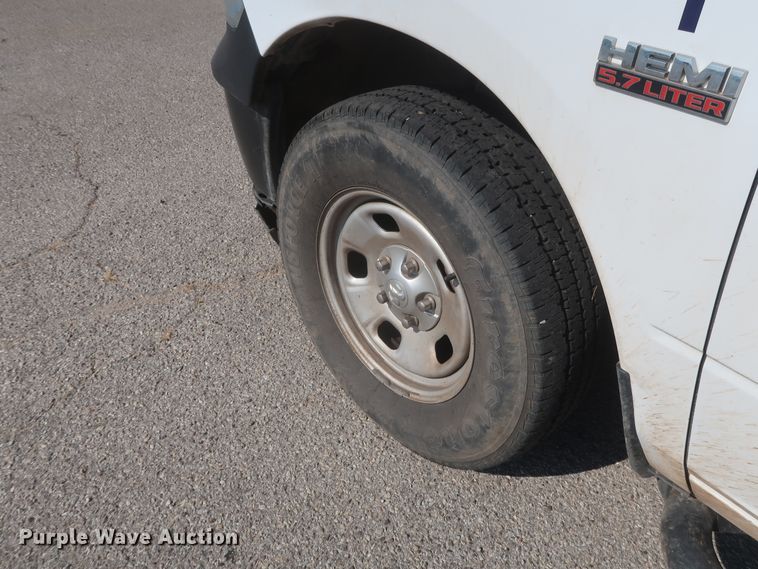 image for item HB9414 2014 Dodge Ram 1500  Crew Cab pickup truck