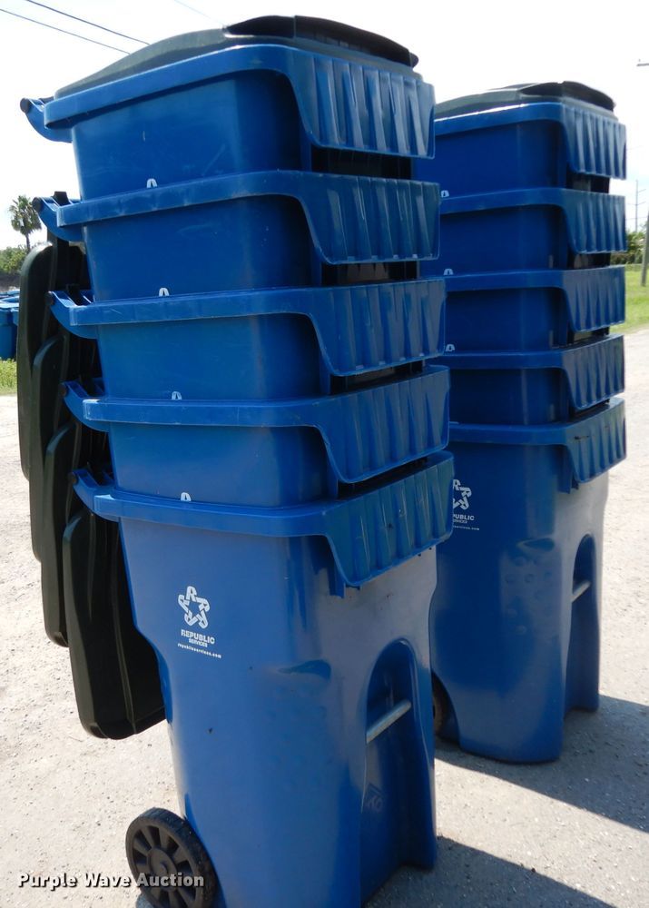 image for item HC9745 (10) trash cans