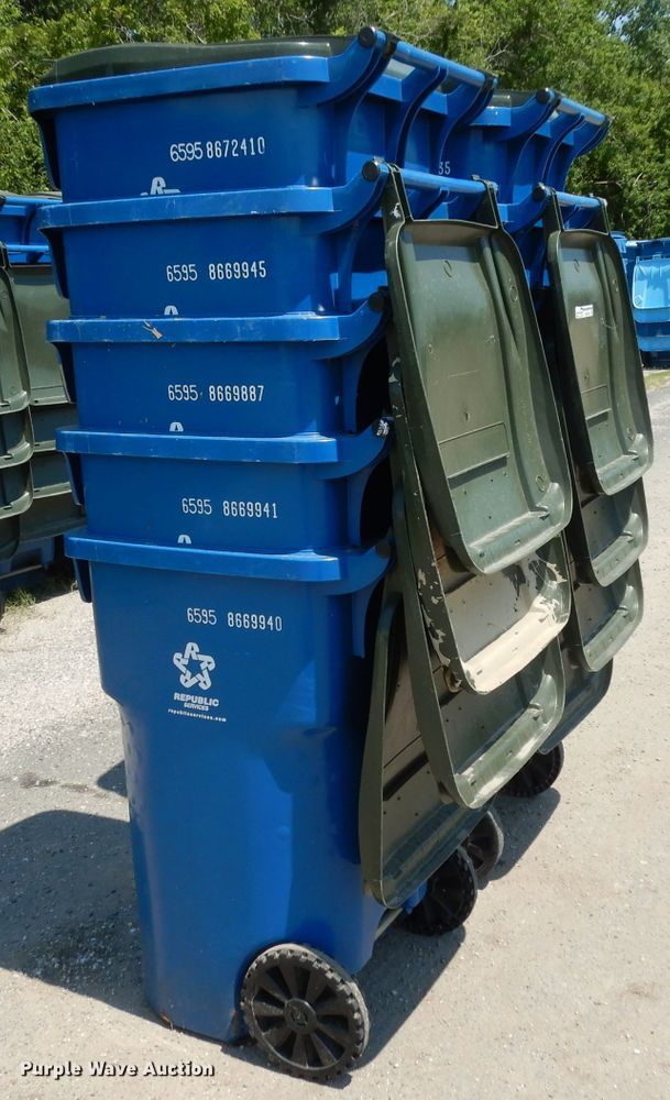 image for item HC9746 (10) trash cans