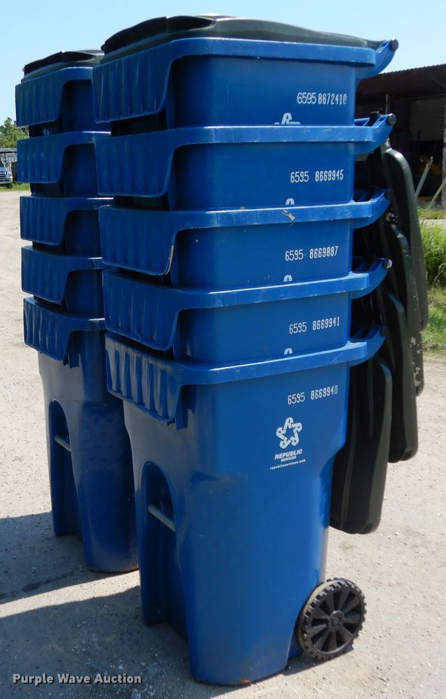 image for item HC9746 (10) trash cans