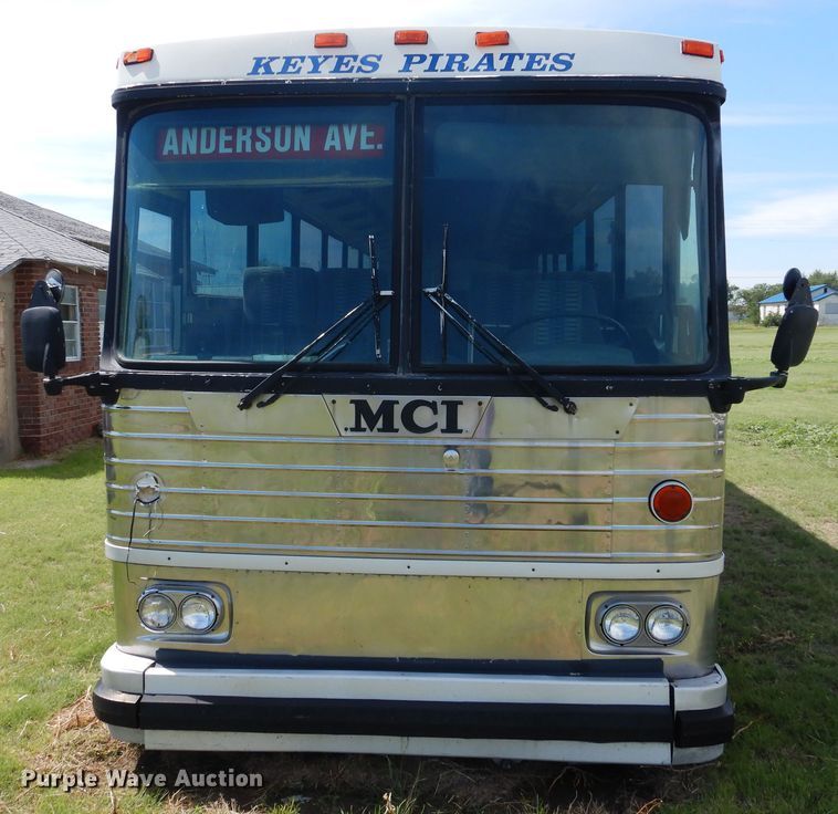image for item HO9019 1981 MCI MC-9  Crusader coach bus